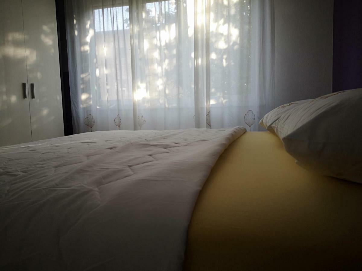 Apartman Emanuel Pula Bagian luar foto